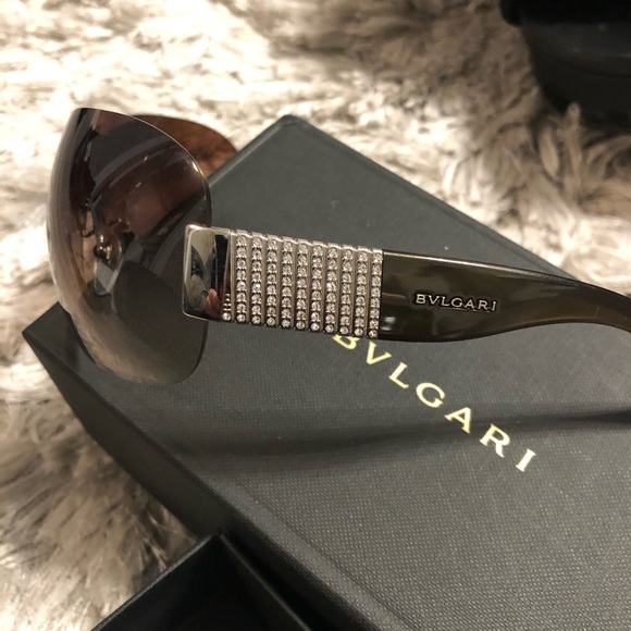 Sunglasses - Picture 4 of 4